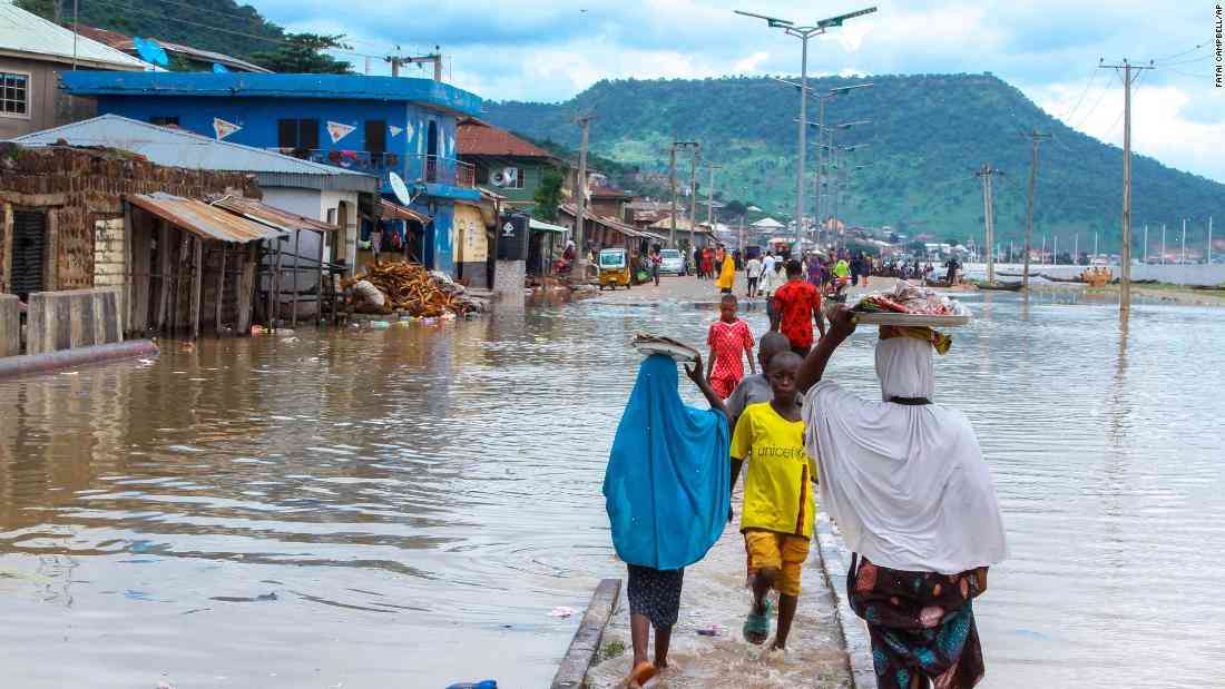 Nigerians forced to flee their homes after torrential rain in Kano